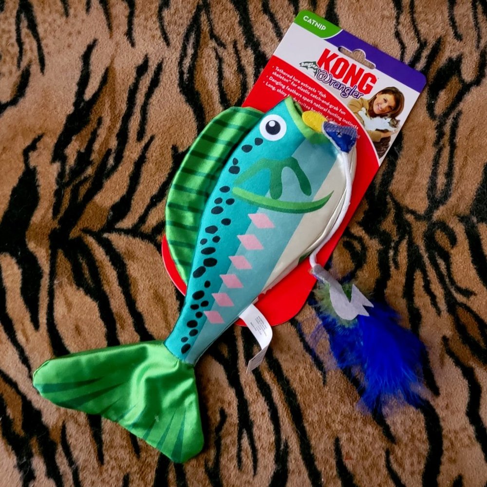 Kong Cat Angler Wrangler Fish w catnip Various Colors New!